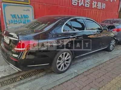 Photo 1 of 9: 2020 Mercedes-Benz E 300 4Matic, VIN W1KZF4KB6LA808806 — Korean insurance auction