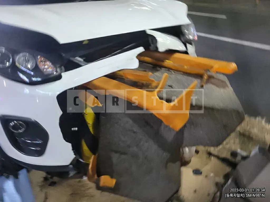 Photo 2 of 20: 2018 Kia Sportage, VIN KNAPN815GJK471603 — Korean insurance auction