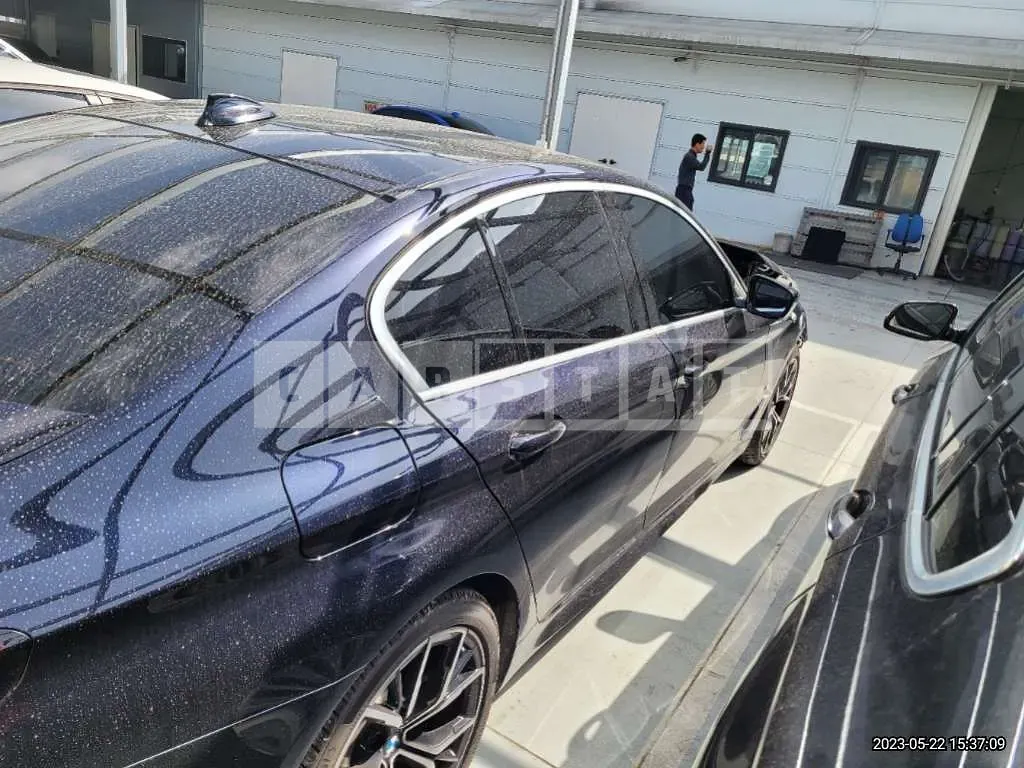 Photo 2 of 22: 2021 BMW 530e, VIN WBA51AG0XMCG67015 — Korean insurance auction