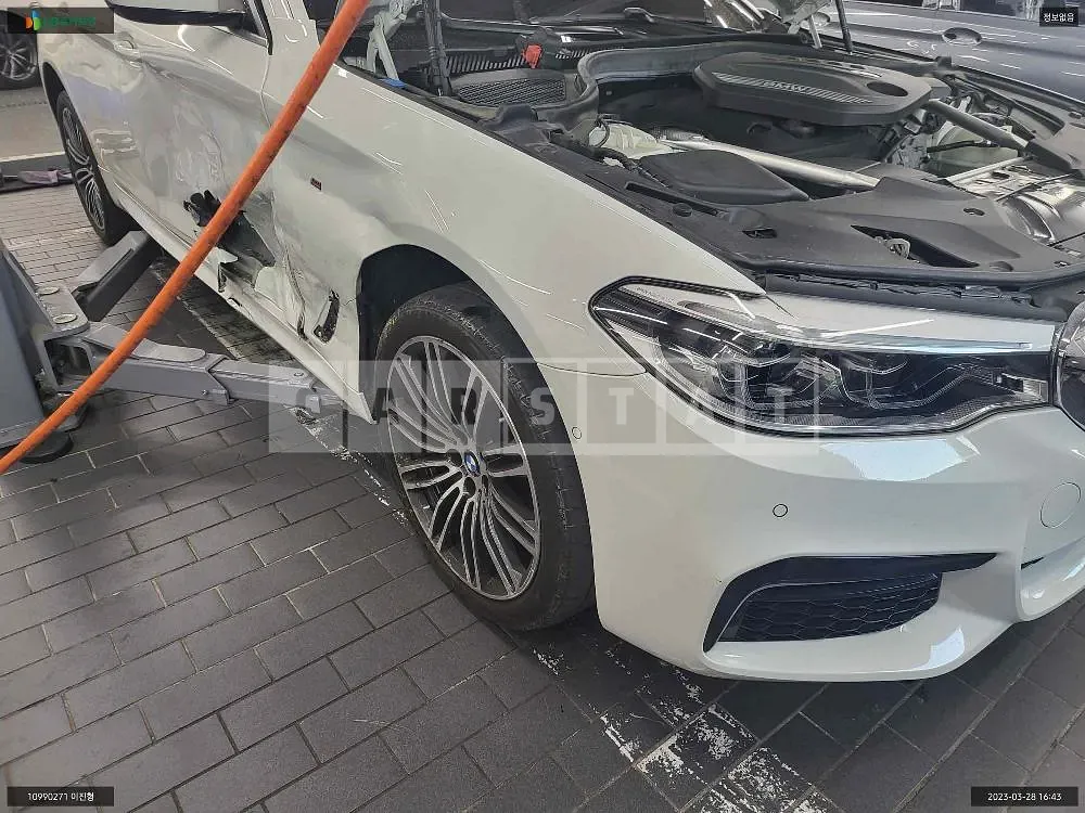 Photo 2 of 9: 2020 BMW 520d, VIN WBAJF5108LCE75543 — Korean insurance auction