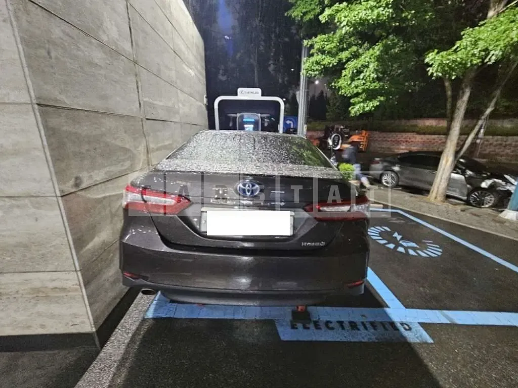 Photo 2 of 20: 2018 Toyota Camry Hybrid — Korean insurance auction