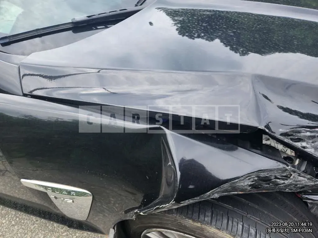 Photo 2 of 21: 2015 Jaguar XF 3.0 Sc, VIN SAJAA0579F8U67212 — Korean insurance auction