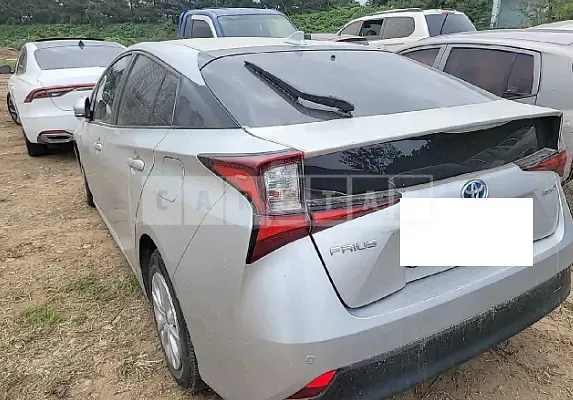 Photo 2 of 5: 2022 Toyota Prius, VIN JTDKAMFUXN3154079 — Korean insurance auction