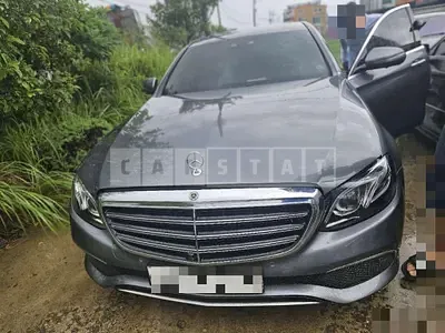 Photo 1 of 15: 2018 Mercedes-Benz E300 — Korean insurance auction
