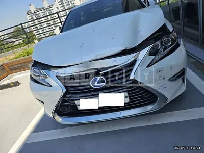 Photo 1 of 18: 2017 Lexus ES300h — Korean insurance auction