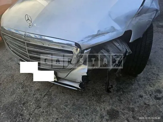 Photo 2 of 21: 2018 Mercedes-Benz E 300 — Korean insurance auction