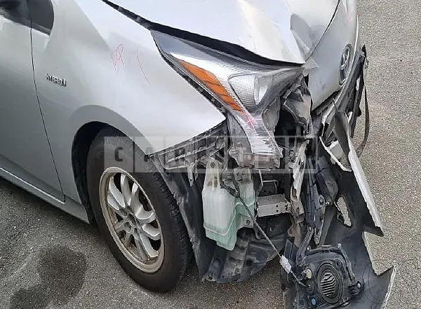 Photo 2 of 6: 2016 Toyota Prius, VIN JTDKBRFU5G3517076 — Korean insurance auction