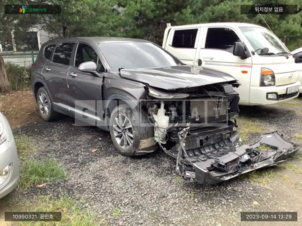 Photo 2 of 20: 2019 Hyundai Santa Fe, VIN KMHS281BBLU254500 — Korean insurance auction