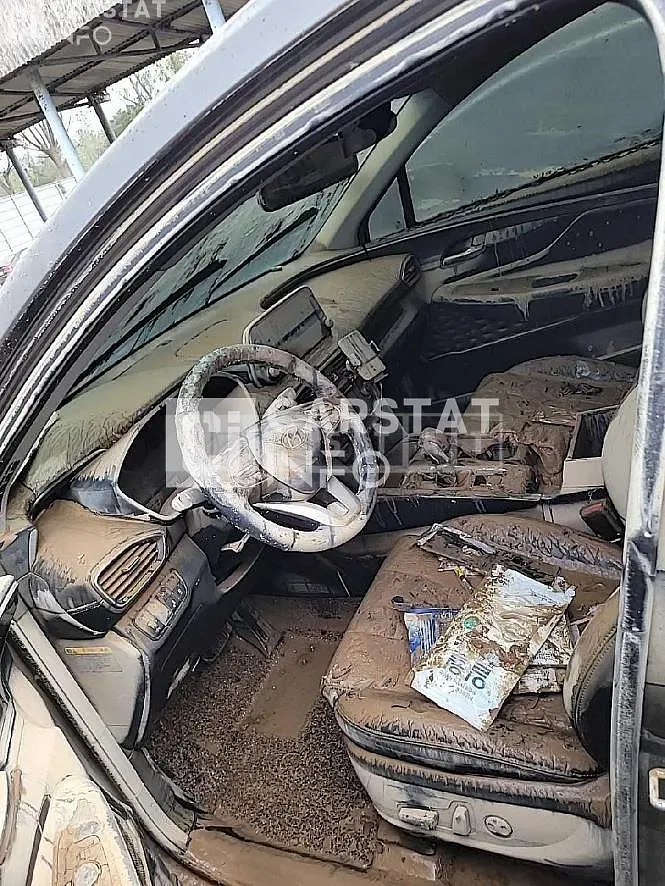 Photo 2 of 4: 2019 Hyundai Santa Fe, VIN KMHS281BBKU181827 — Korean insurance auction