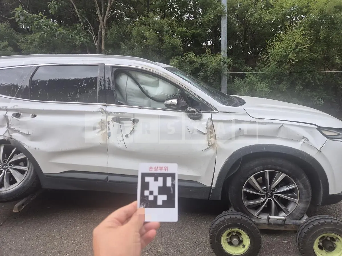 Photo 2 of 20: 2018 Hyundai Santa Fe 2.0 — Korean insurance auction