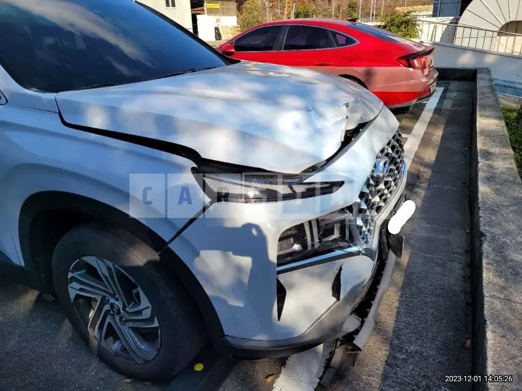 Photo 2 of 4: 2021 Hyundai Santa Fe, VIN KMHS281HGMU329617 — Korean insurance auction