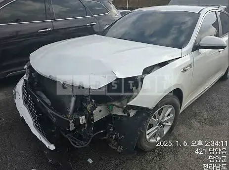 Photo 2 of 13: 2018 Kia K5 — Korean insurance auction