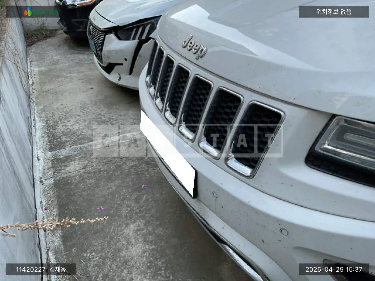 Photo 2 of 16: 2017 Jeep Grand Cherokee, VIN 1C4RJFCM1GC408585 — Korean insurance auction