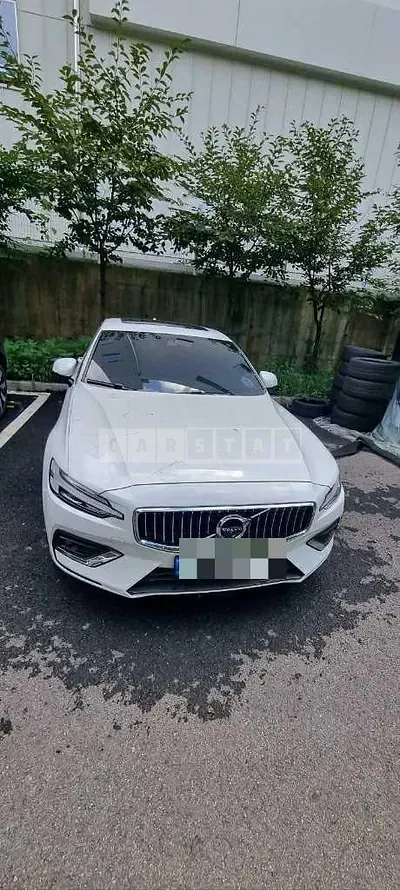 Photo 1 of 18: 2020 Volvo S60B5 — Korean insurance auction