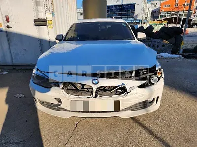 Photo 1 of 2: 2015 BMW 320d, VIN WBA3D3105FK276945 — Korean insurance auction