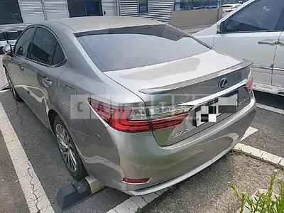 Photo 1 of 33: 2017 Lexus ES300h, VIN JTHBW1GG8H2154650 — Korean insurance auction