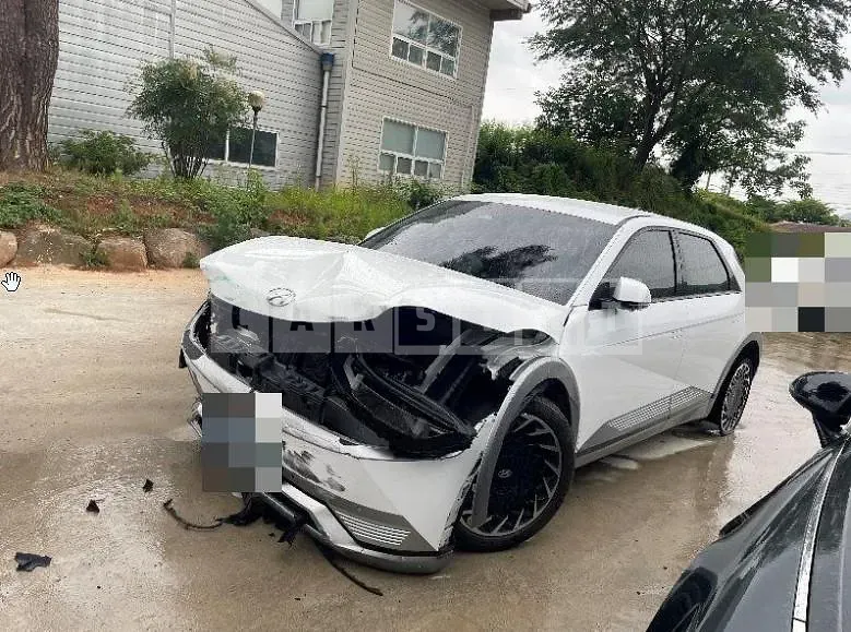 Photo 2 of 30: 2022 Hyundai IONIQ 5 Electric Car — Korean insurance auction