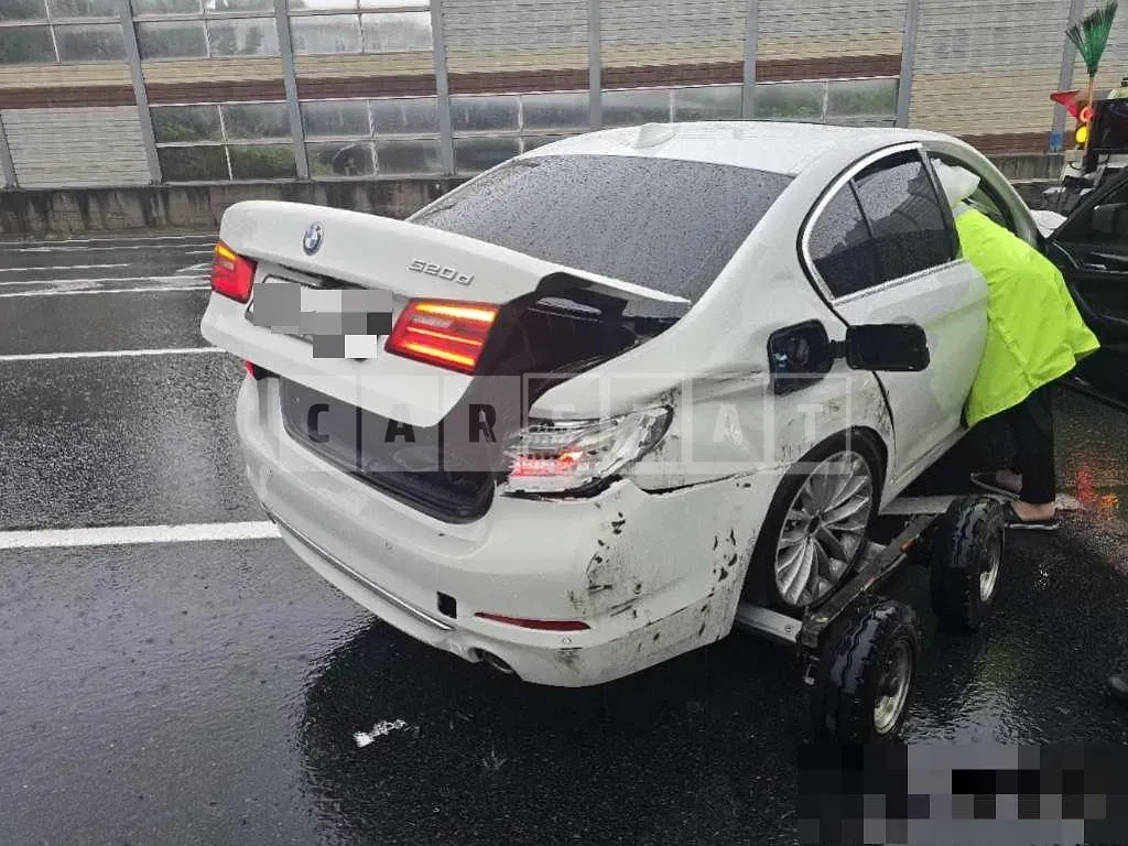 Photo 2 of 16: 2018 BMW 520d — Korean insurance auction