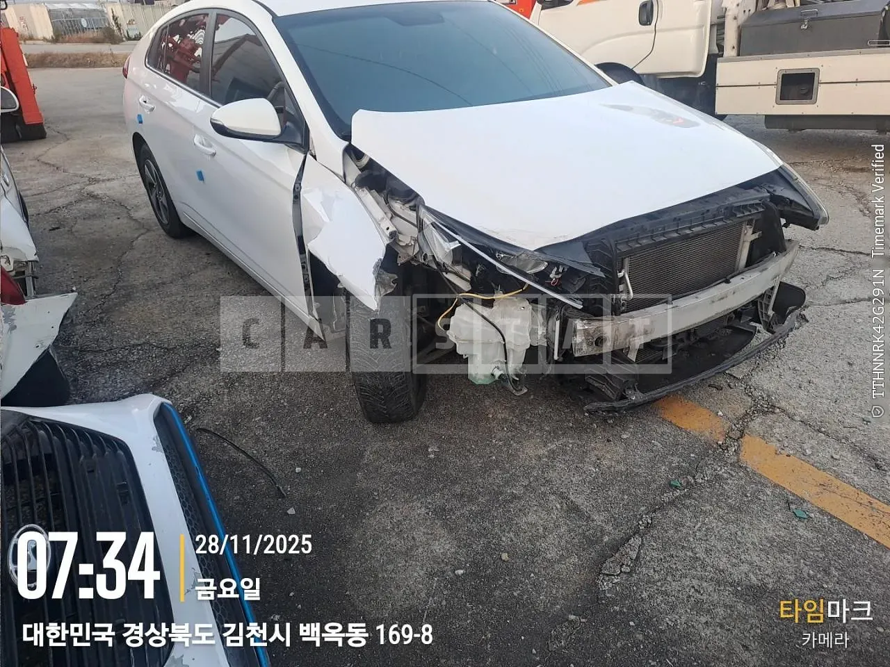 Photo 2 of 8: 2016 Hyundai IONIQ Hybrid, VIN KMHC851CGGU005469 — Korean insurance auction