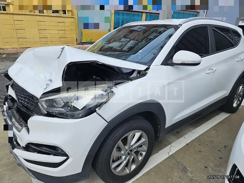 Photo 2 of 18: 2016 Hyundai Tucson TL — Korean insurance auction
