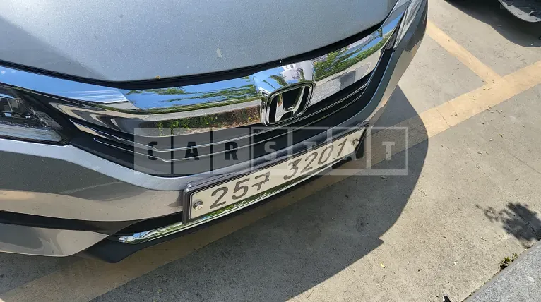 Photo 2 of 12: 2017 Honda Accord 2.4, VIN 1HGCR2680HA511078 — Korean insurance auction