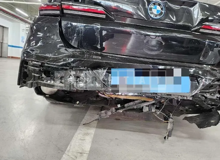 Photo 2 of 39: 2023 BMW i7 xDrive60 — Korean insurance auction