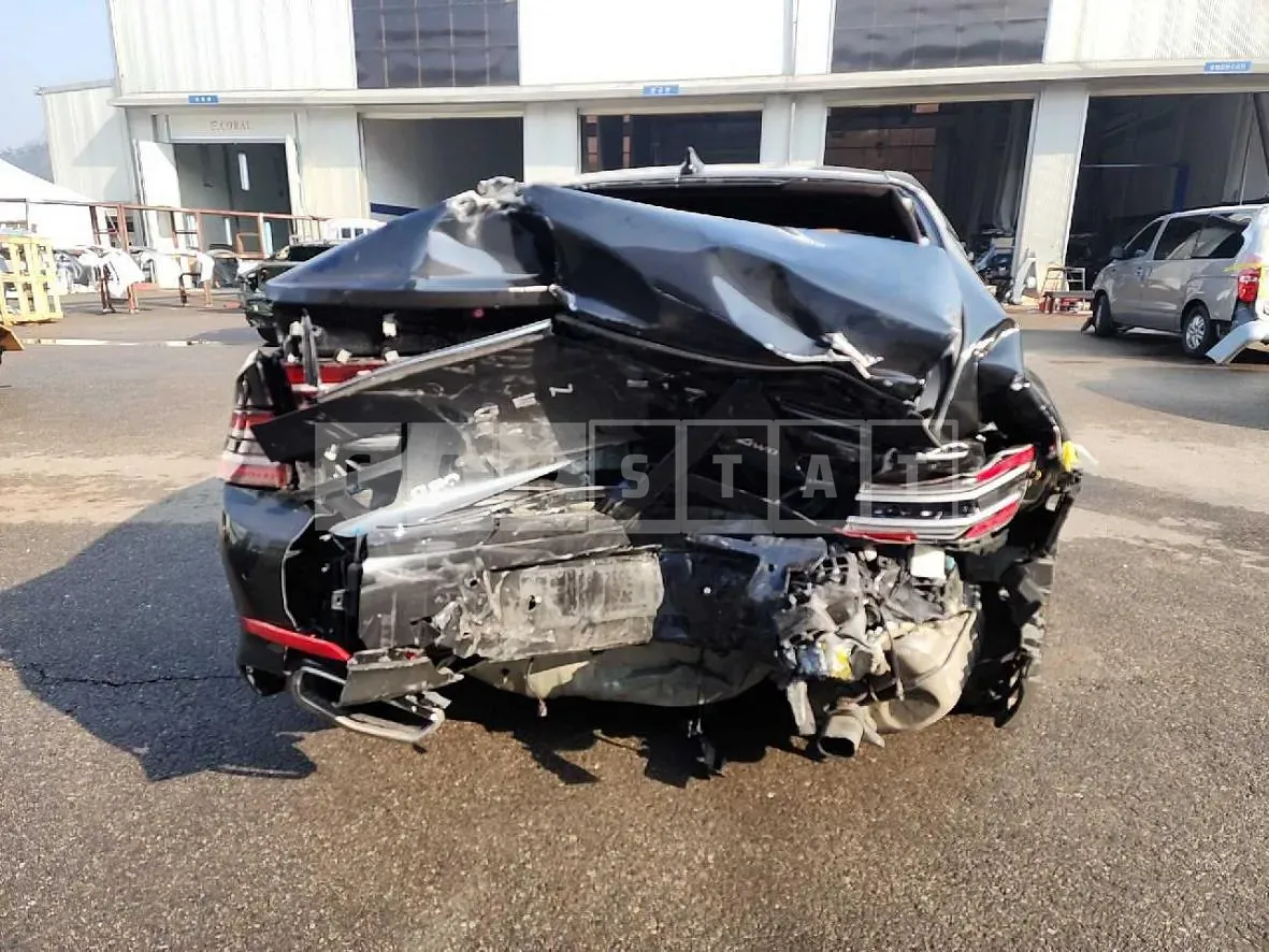 Photo 2 of 11: 2022 Genesis G80 2.5T — Korean insurance auction