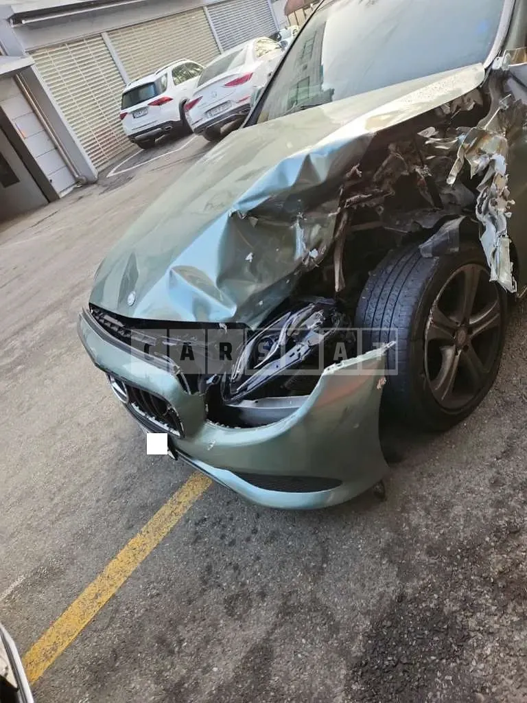 Photo 2 of 33: 2017 Mercedes-Benz E220d 4Matic, VIN WDDZF0FB2HA186862 — Korean insurance auction