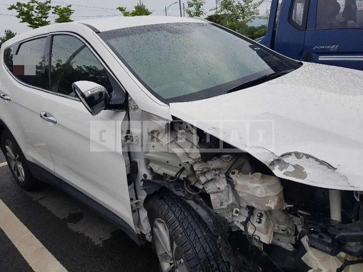 Photo 2 of 24: 2015 Hyundai Santa Fe DM, VIN KMHSU81UBFU482592 — Korean insurance auction