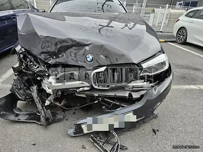 Photo 1 of 36: 2020 BMW 530e iPerformance Luxury — Korean insurance auction