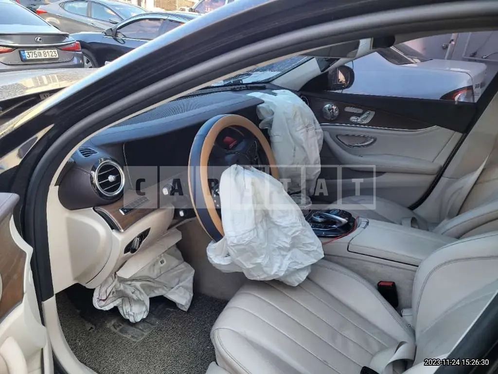 Photo 2 of 15: 2017 Mercedes-Benz E220d, VIN WDDZF0EB6HA289574 — Korean insurance auction