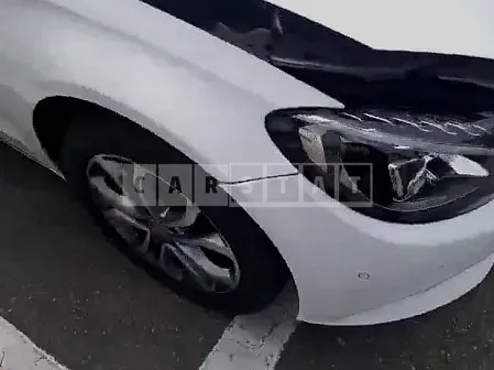 Photo 2 of 9: 2015 Mercedes-Benz C 200, VIN WDDWF4CB8FF079300 — Korean insurance auction