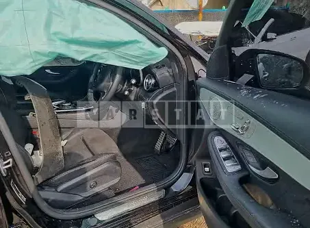 Photo 2 of 9: 2019 Mercedes-Benz GLC300 4Matic Coupe, VIN WDC0J4KB9KF640012 — Korean insurance auction