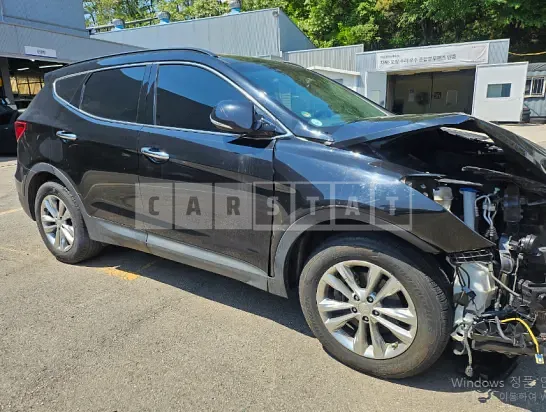Photo 2 of 13: 2018 Hyundai Santa Fe — Korean insurance auction