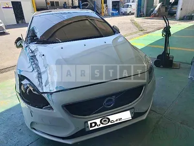 Photo 1 of 9: 2015 Volvo V40 D2, VIN YV1MV845BF2229918 — Korean insurance auction
