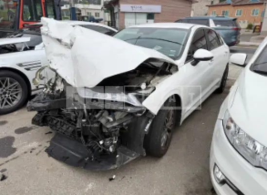 Photo 2 of 20: 2021 Kia K5 — Korean insurance auction