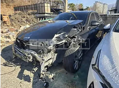 Photo 2 of 6: 2020 Mercedes-Benz E220d 4Matic — Korean insurance auction