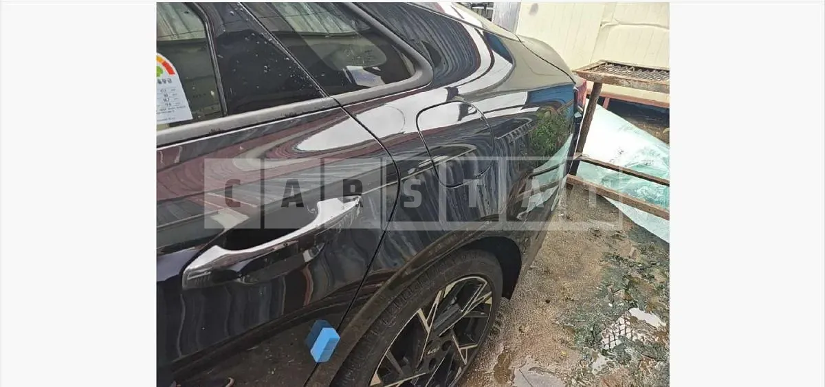 Photo 2 of 18: 2025 Kia K5 Hybrid — Korean insurance auction