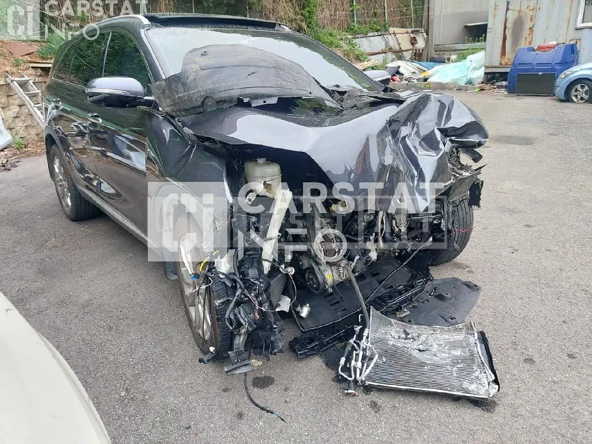 Photo 2 of 9: 2017 Kia Sorento, VIN KNAPH81ABJA380787 — Korean insurance auction
