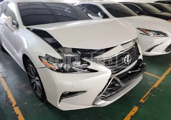 Photo 2 of 31: 2017 Lexus ES300h, VIN JTHBW1GG6H2166151 — Korean insurance auction