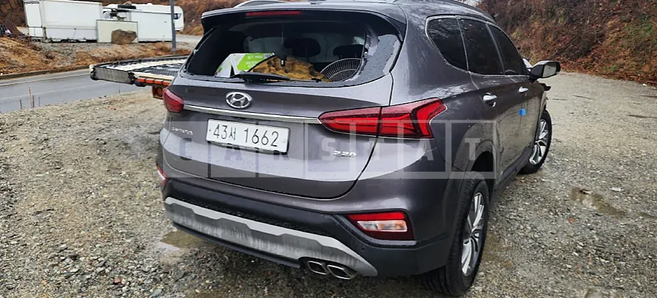 Photo 2 of 9: 2019 Hyundai Santa Fe, VIN KMHS281CBKU047573 — Korean insurance auction