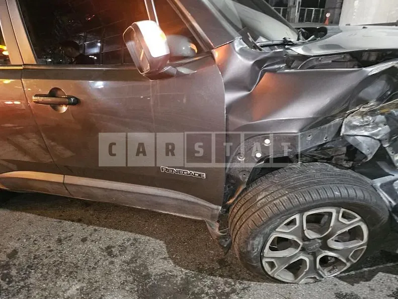 Photo 2 of 10: 2017 Jeep Zip Renegade — Korean insurance auction