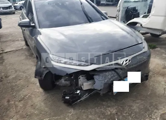 Photo 2 of 37: 2019 Hyundai Kona Electric, VIN KMHK381GFKU013222 — Korean insurance auction