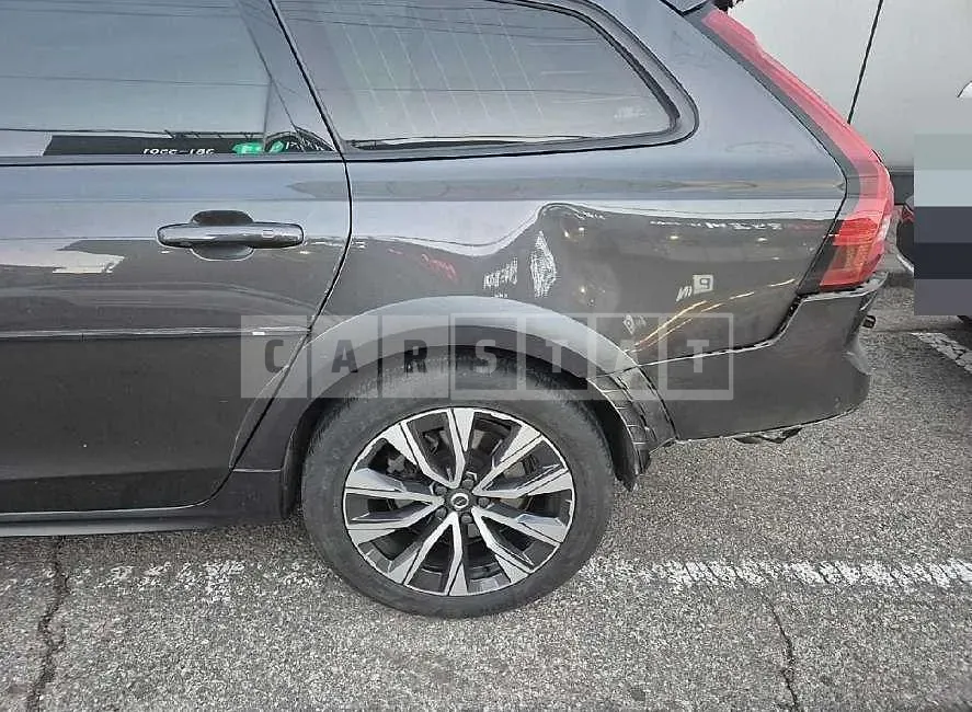 Photo 2 of 49: 2020 Volvo V90CCB5 AWD — Korean insurance auction