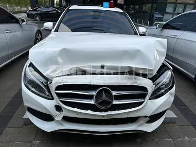 Photo 1 of 18: 2017 Mercedes-Benz C220 d — Korean insurance auction