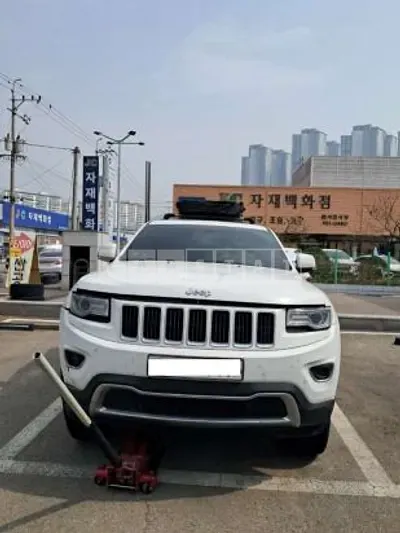Photo 1 of 18: 2016 Jeep Zip Grand Cherokee — Korean insurance auction