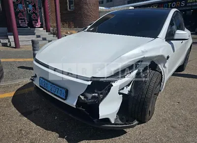 Photo 1 of 26: 2025 Tesla Model Y RWD, VIN LRWYGCFJ8SC326739 — Korean insurance auction