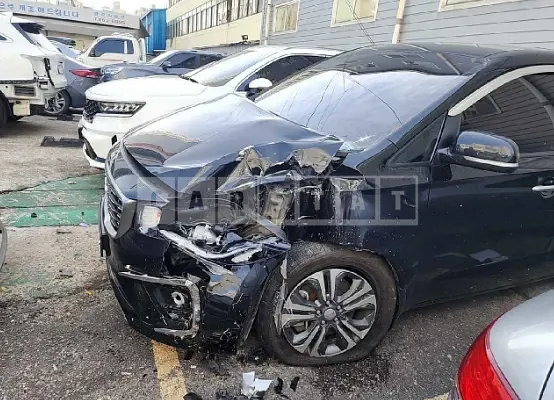 Photo 2 of 21: 2019 Kia Carnival, VIN KNAMB81ABKS595507 — Korean insurance auction