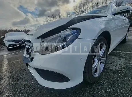 Photo 2 of 9: 2018 Mercedes-Benz E220d 4Matic, VIN WDDZF0FB7JA471806 — Korean insurance auction