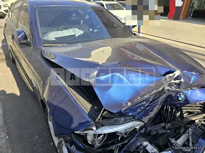Photo 1 of 32: 2016 BMW 520d, VIN WBA5E5107GG074310 — Korean insurance auction